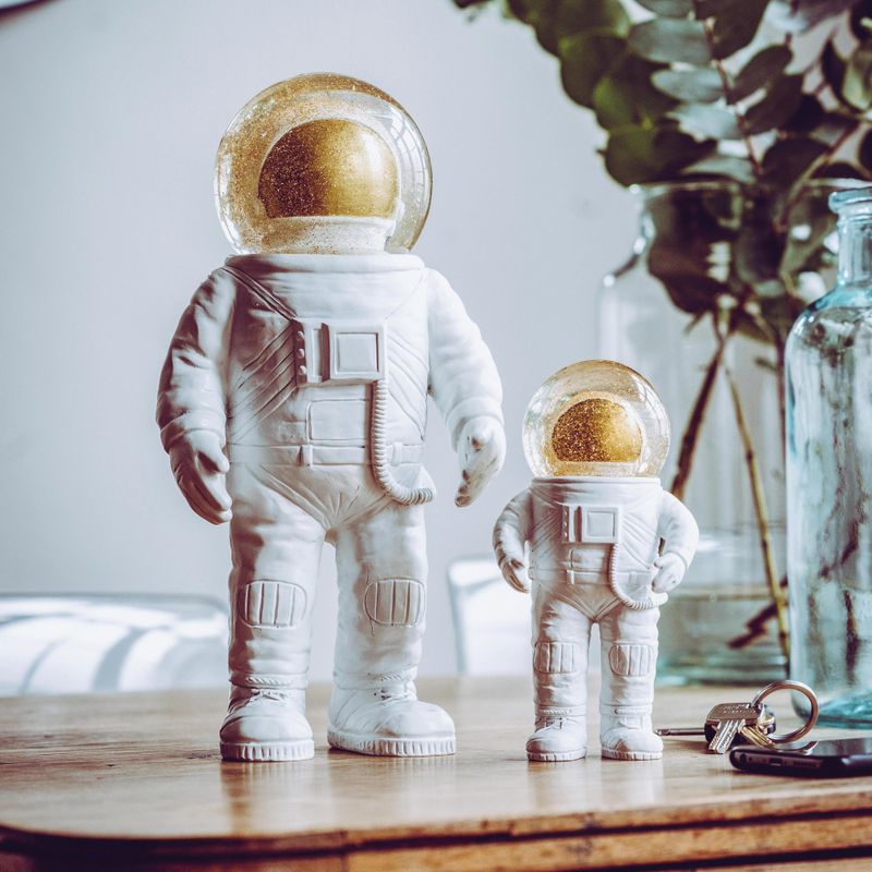 The Giant Astronaut Summerglobe (30cm)